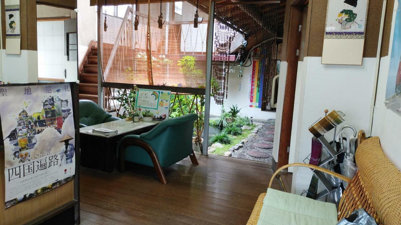 Walking Pilgrimage Hotel Tokiwa Ryokan Ozu  Exterior foto